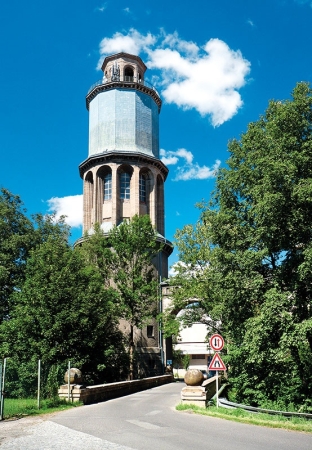 Zauhlovací a vodárenská věž