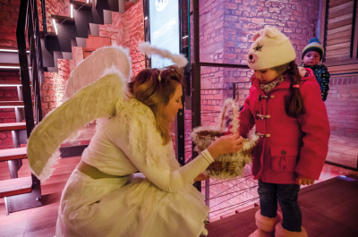 Bílá věž s andělem