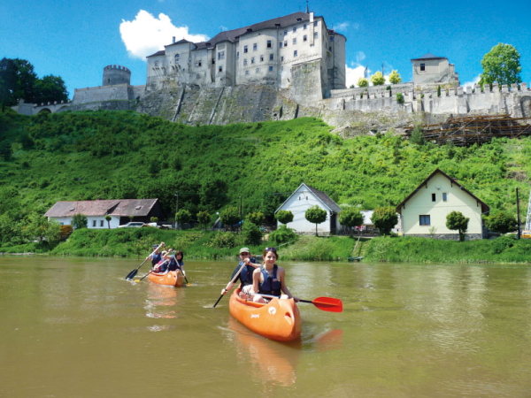 Na Sázavě, pod majestátním hradem Český Šternberk