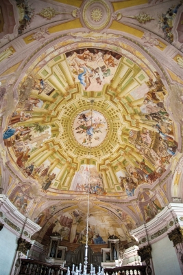 Nástropní freska v kostele Panny Marie
