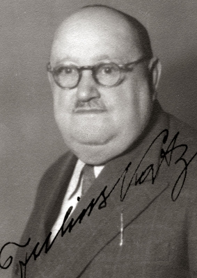 Prarodiče Katzovi, Julius, 1936 