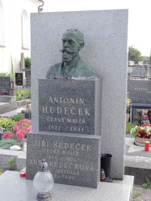 Častolovice, náhrobek malířů Antonína a Jiřího Hudečkových