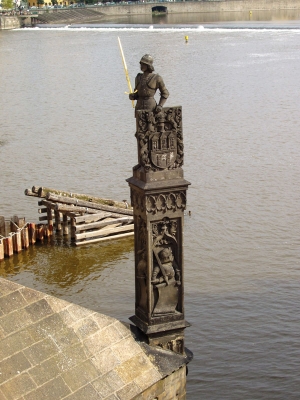 Socha Bruncvíka u Karlova mostu