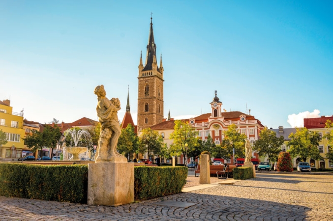 Náměstí Jana Žižky z Trocnova je jedno z největších náměstí v Česku