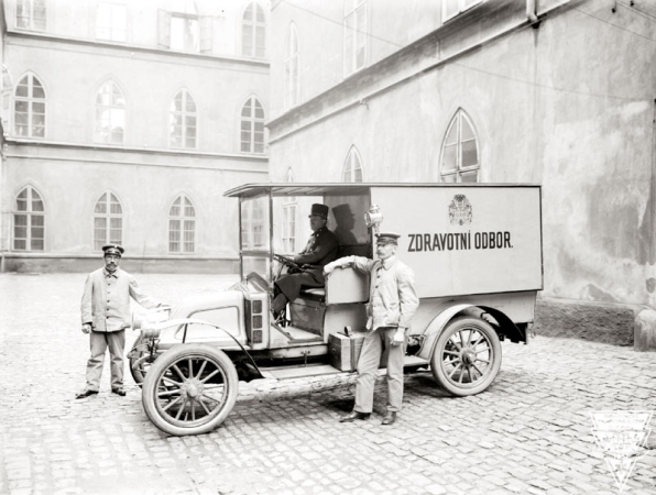 Vůz zdravotního odboru, 1914