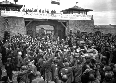 Tanks of 11th US Armoured Division entering to Mauthausen camp (May 6, 1945)