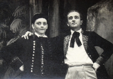 As an amateur actor in the role of Tomš