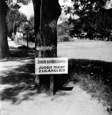 City park in spa Luhačovice in the period of the Protectorate