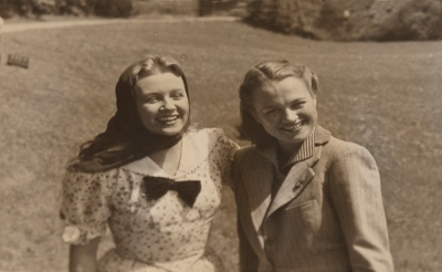 Nataša and Adina Mandlová