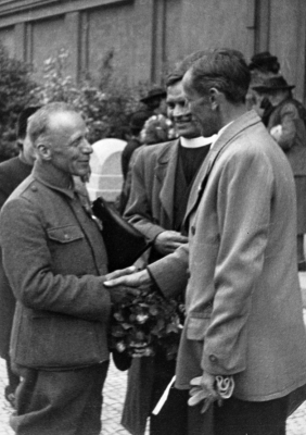 Archbishop Beran, return from Dachau 1945