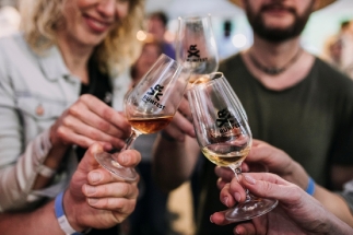 Největší rumový festival v česku znovu roztančí Žluté lázně