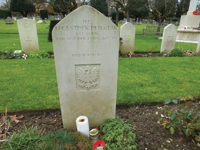 Hrob Josefa Františka, sekce polských letců,
hřbitov Northwood, Anglie