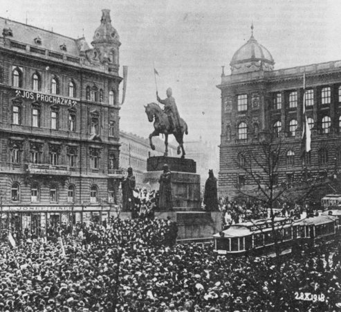 Demonstrace na Václavském náměstí 28. října 1918 © Wikimedia Commons