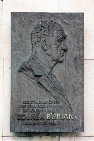 Zdeněk Burian – pamětní deska v Kopřivnici, foto © Wikimedia Commons, autor Michal Maňas