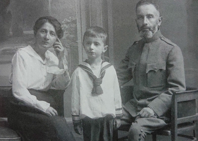 Karel s rodiči, červen 1916