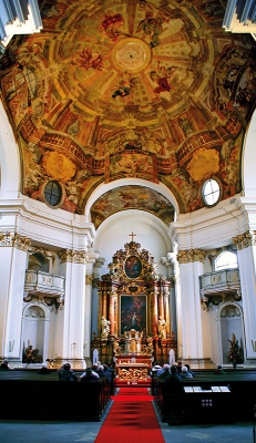 Interiér kostela s nástropní freskou V. V. Reinera, 2009