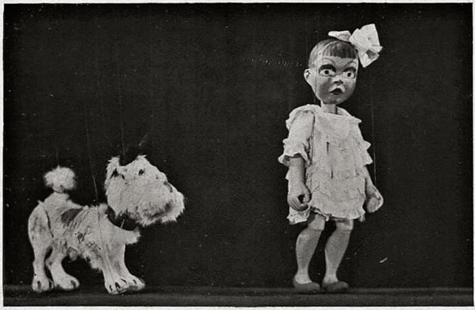 Jedna z nejstarších (ne-li nejstarší) fotografií Žeryka a Máničky ze hry „Revue z donucení“, hrané v Praze v květnu 1930