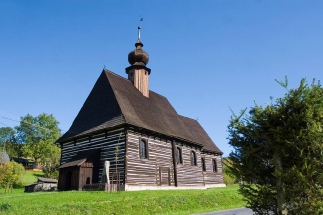 Dřevěné kostelíky v Maršíkově a Žárové